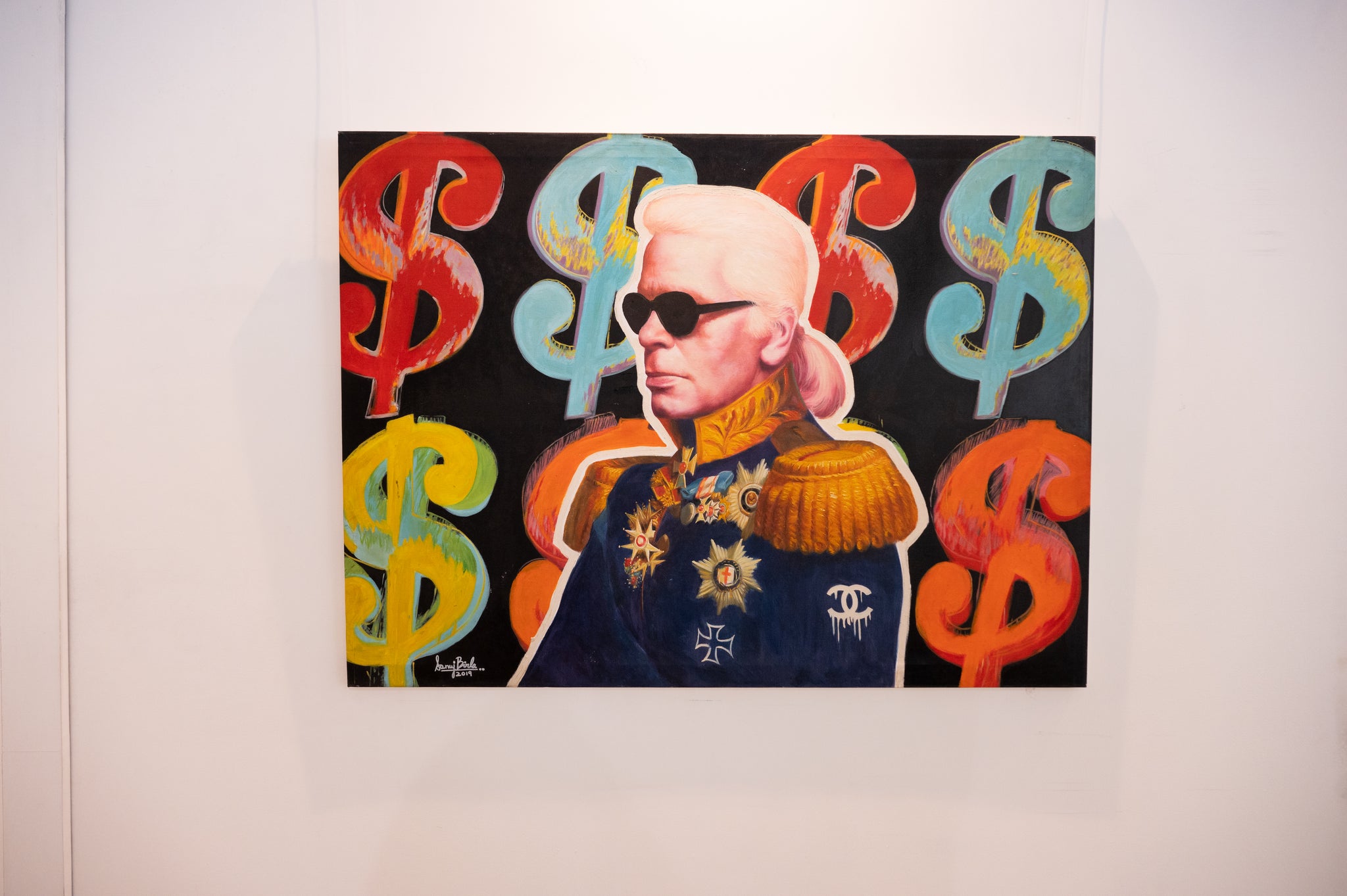 The Luxury Luminary(00)